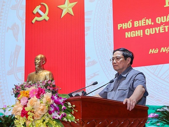 Thủ tướng Chính phủ: Phát triển công nghiệp quốc phòng trở thành mũi nhọn của công nghiệp quốc gia