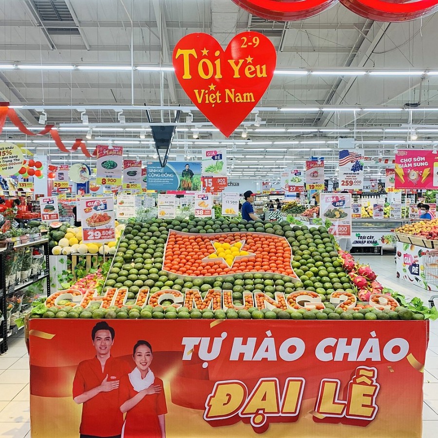 1 Tự hào chào Đại Lễ đang diễn ra tại  GO!, Big C