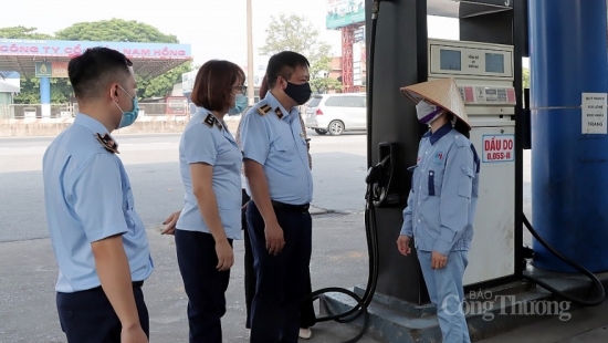 Thị trường hàng hóa ngày mùng 4 Tết Quý Mão: Nguồn cung dồi dào, tăng cường kiểm tra mặt hàng xăng dầu