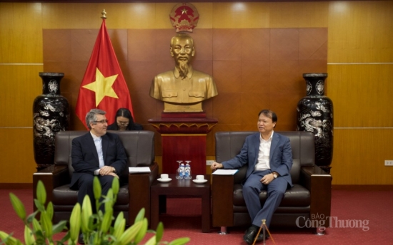 Thứ trưởng Đỗ Thắng Hải tiếp và làm việc với Đại sứ Đặc mệnh toàn quyền Iran tại Việt Nam