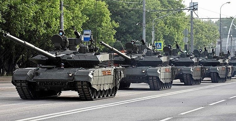 Với thiết kế tuyệt vời và vũ khí đầy mạnh mẽ, xe tăng T-90M đang trở thành niềm tự hào của quân đội Nga. Đến với hình ảnh xe tăng T-90M, bạn sẽ được thấy rõ những tính năng vượt trội của xe tăng này và hiểu rõ về quân đội Nga ngày nay.