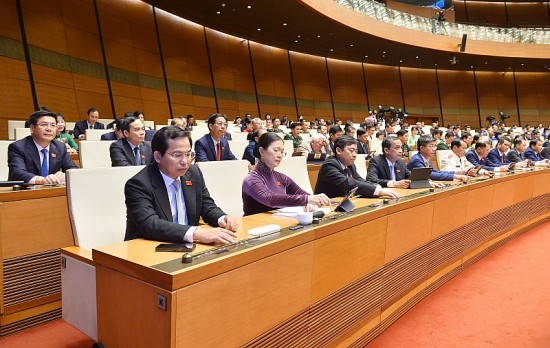 quoc hoi yeu cau khac phuc cong chuc vien chuc xin nghi viec