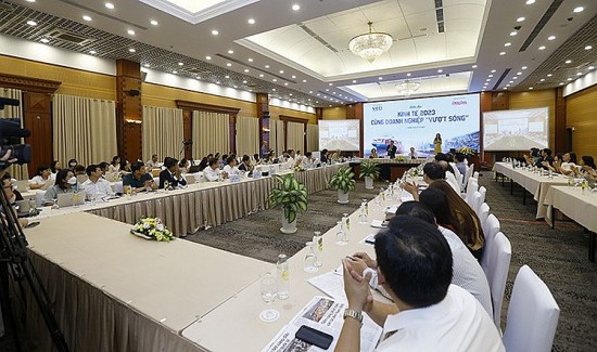 dien dan kinh te 2023 cung doanh nghiep vuot song
