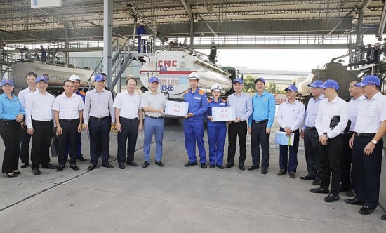 Tổng giám đốc Petrolimex biểu dương B12 nỗ lực đảm bảo nguồn hàng