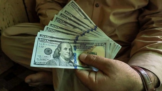 Tỷ giá USD thị trường tự do: Nhu cầu mua cao, giá bán vẫn thấp hơn giá ngân hàng