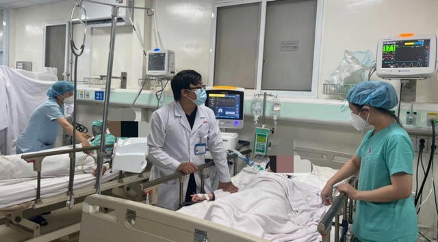 Chuyên gia Đại học Y Hà Nội: Hướng dẫn sơ cứu người ngộ độc rượu, bia