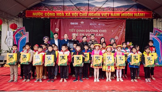 GREENFEED Việt Nam mang niềm vui Tết Quý Mão 2023 đến với trẻ em cả nước