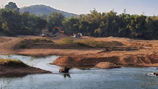 Hộp thư ngày 10/1: Dấu hiệu sai phạm tại các công ty gạch; gói thầu số 13 xây dựng Đường Trạm Tấu - Xã Hồ