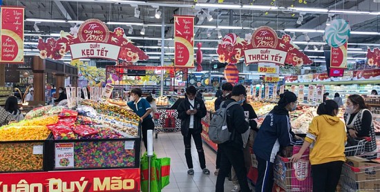 Thị trường bánh kẹo sôi động dịp Tết Nguyên đán Quý Mão 2023
