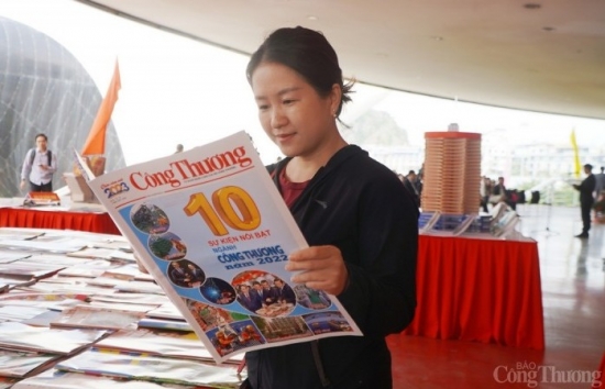 Đặc sắc Triển lãm sách, báo, ảnh và không gian Tết Việt Xuân Quý Mão 2023 tại Quảng Ninh