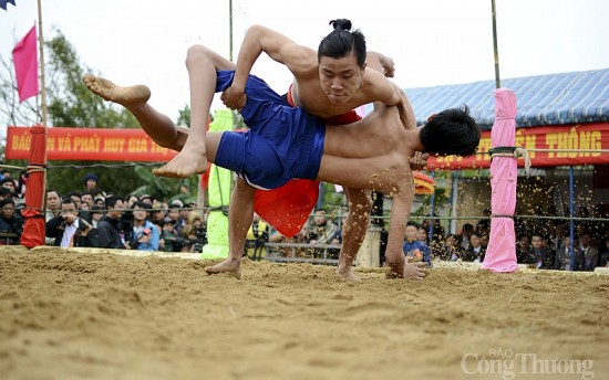 Những lễ hội nổi tiếng ở miền Trung không thể bỏ qua dịp đầu năm