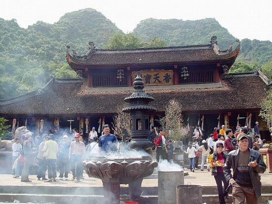 Kiểm soát 4.500 đò, thuyền chở khách khu di tích chùa Hương