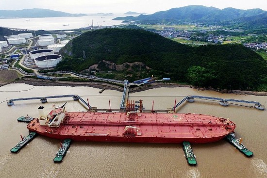 Nhập khẩu dầu thô của châu Á đạt mức cao kỷ lục trong tháng đầu năm 2023