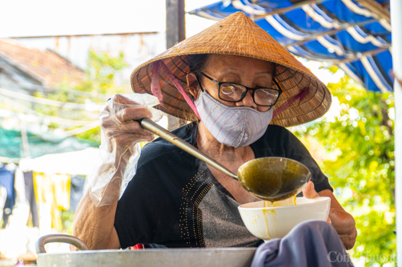 Thơm ngon bún bò, bún mắm nêm giá từ 5.000 đồng/tô nức tiếng Đà Nẵng