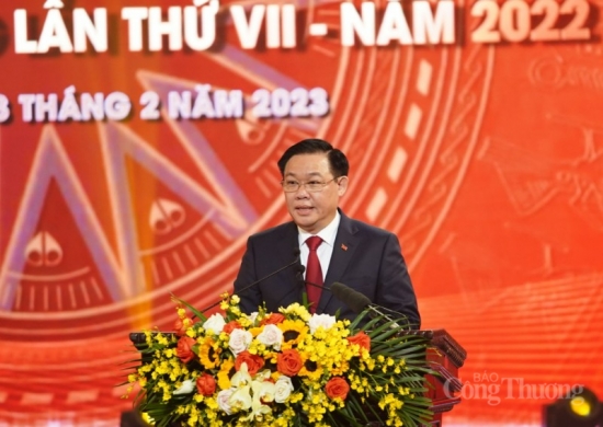 Báo Công Thương đoạt giải Khuyến khích Búa liềm vàng năm 2022