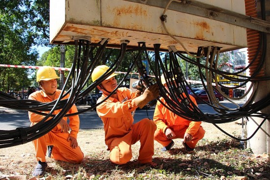 PC Kon Tum đảm bảo cấp điện phục vụ các hoạt động chào mừng kỷ niệm ngày thành lập tỉnh