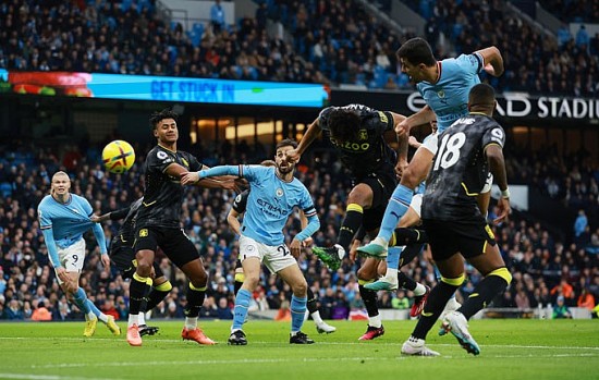 Bảng xếp hạng Ngoại hạng Anh hôm nay ngày 13/2: Man City và Manchester United áp sát Arsenal