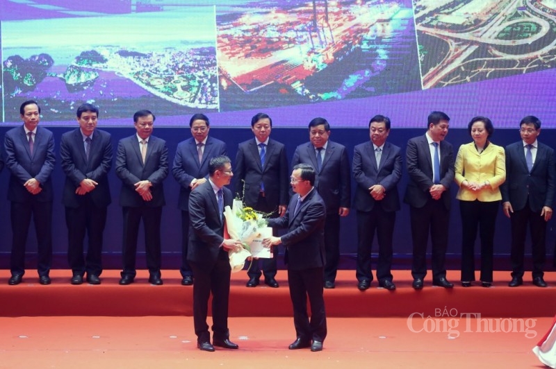 Trao Giấy chứng nhận đăng ký đầu tư cho dự án Boltun Việt Nam 