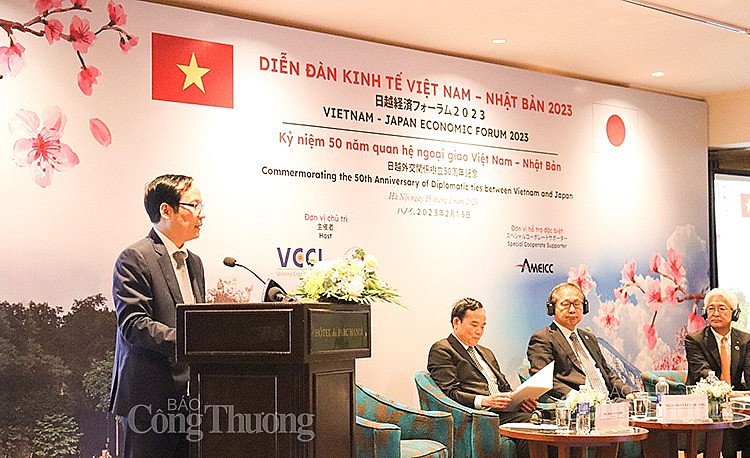 ông Phạm Tấn Công – Chủ tịch Liên đoàn Thương mại và Công nghiệp Việt Nam (VCCI) phát biểu tại Diễn đàn