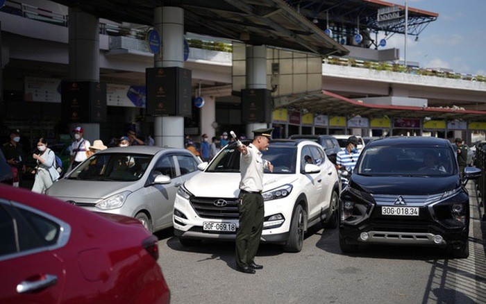 Đề xuất thu phí không dừng ô tô ra vào sân bay