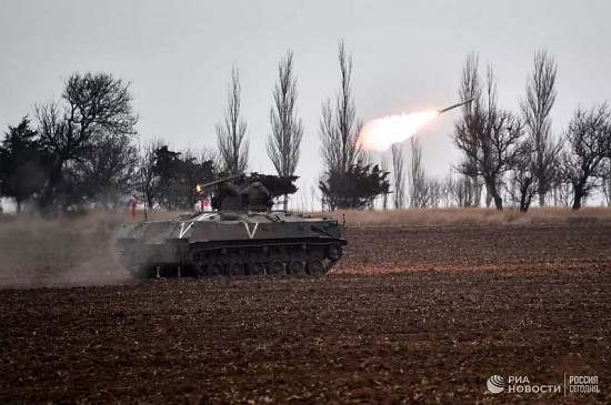Chiến sự Nga-Ukraine 26/2: Nga tăng cường tàu chiến ở Biển Đen, ông Medvedev bác tin Nga đang cạn kiệt tên lửa