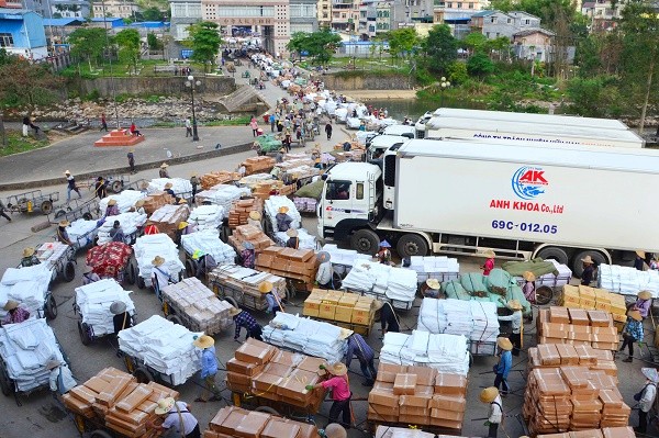 Ngày này năm xưa 27/2: Ngày Thầy thuốc Việt Nam; quy định mua bán của cư dân biên giới