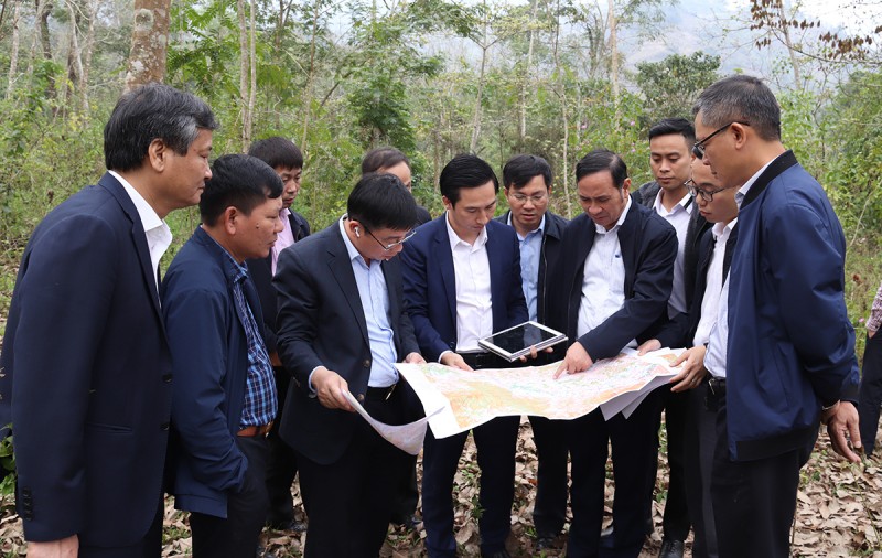 Tìm giải pháp tháo gỡ khó mặt bằng dự án truyền tải điện tại Lai Châu