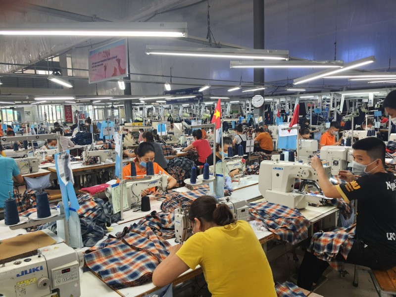 Quảng Bình: Sản xuất công nghiệp và thương mại có chiều hướng ổn định