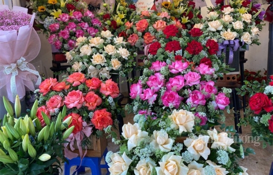Giá hoa 8/3 tăng đột biến