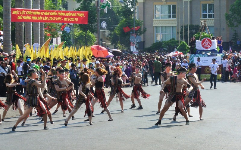 Lễ hội Cà phê Buôn Ma Thuột: Nhiều tour du lịch đặc sắc phục vụ du khách