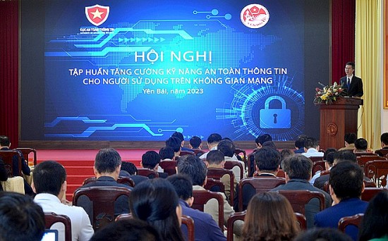 moi giay co khoang gan 1000 cuoc tan cong mang lam gi de bao ve an toan thong tin