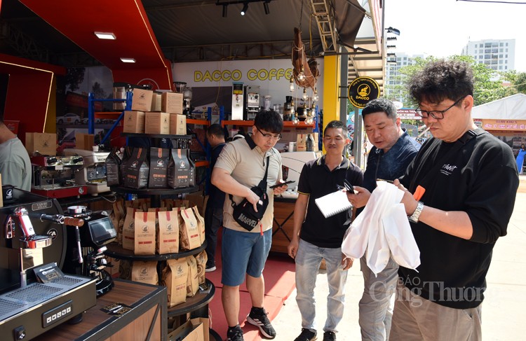 Khai mạc Hội chợ triển lãm chuyên ngành cà phê lần thứ 8