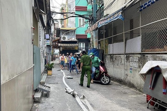 Cháy nhà 4 tầng ở TP Hồ Chí Minh do quên tắt bếp nồi thịt kho