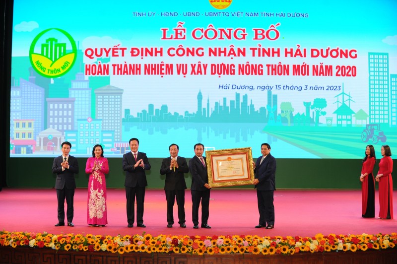 Thủ tướng Chính phủ trao quyết định công nhận Hải Dương hoàn thành xây dựng nông thôn mới