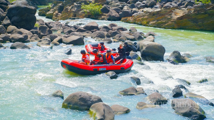 Đắk Lắk: Du khách khám phá, trải nghiệm vượt thác Dray Nur Đắk Lắk: Du khách khám phá, trải nghiệm vượt thác Dray Nur