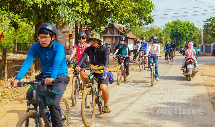 Đắk Lắk: Du khách khám phá, trải nghiệm vượt thác Dray Nur Đắk Lắk: Du khách khám phá, trải nghiệm vượt thác Dray Nur