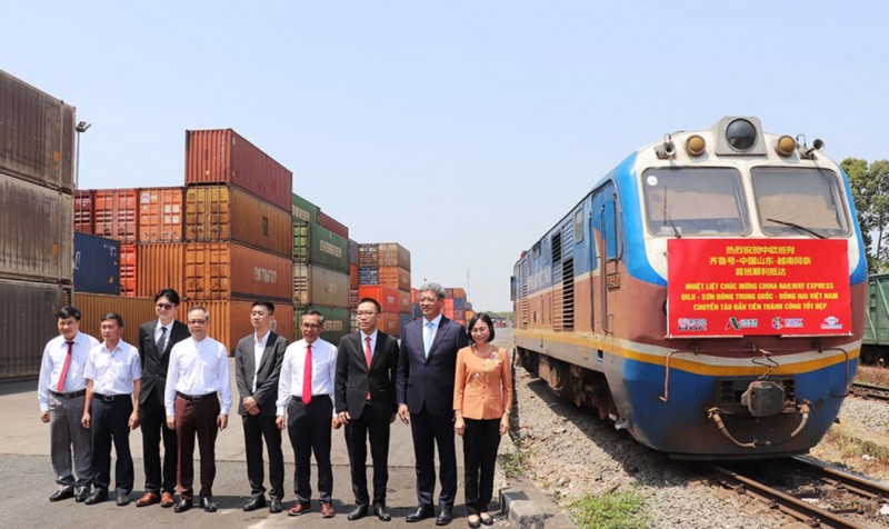 Chuyến tàu hỏa chở hàng hóa đầu tiên từ Trung Quốc đến tỉnh Đồng Nai