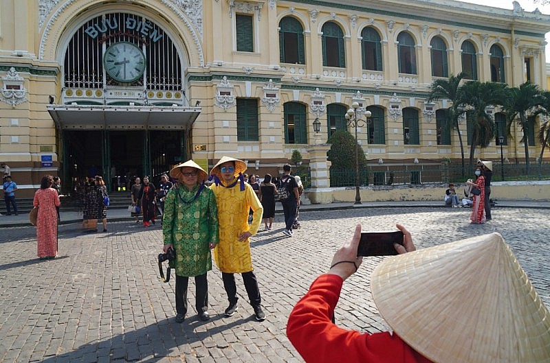 TP. Hồ Chí Minh đón đoàn du khách Trung Quốc đầu tiên sau 3 năm Covid