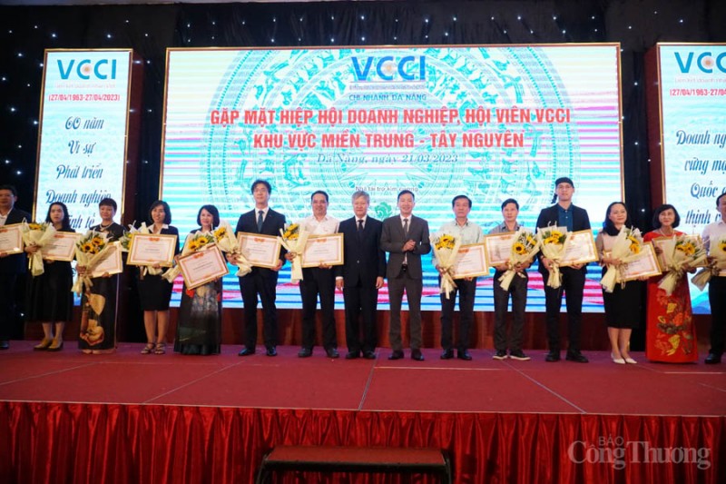 Tích cực phổ biến các FTA và hỗ trợ doanh nghiệp xúc tiến thương mại