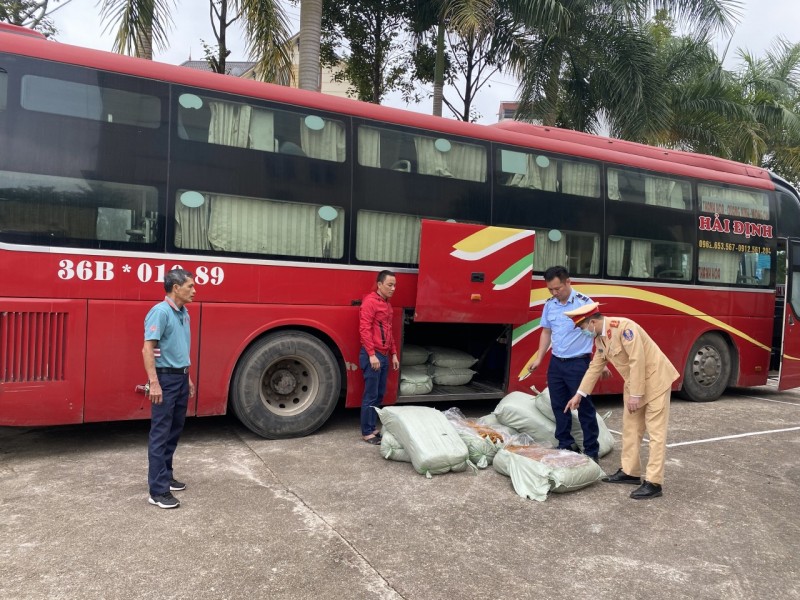 Quảng Ninh: Buộc tiêu hủy 500kg lòng lợn sấy khô không rõ nguồn gốc
