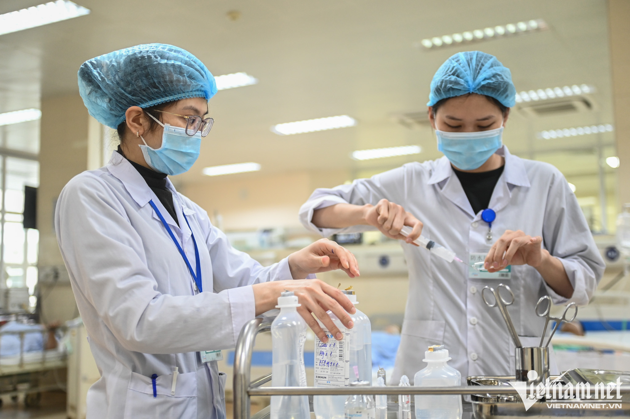 "Bệnh viện phải công khai nếu thiếu thuốc, vật tư, không để bệnh nhân đi mua"