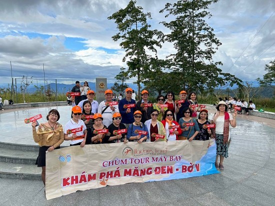 thi truong du lich 304 va 15 nhieu tour nuoc ngoai da kin cho
