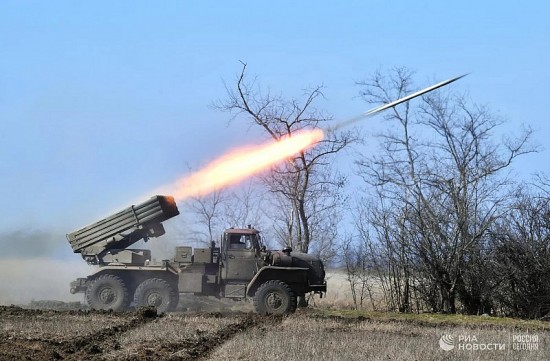 Chiến sự Nga-Ukraine 27/3: Ông Putin tố phương Tây vượt “lằn ranh đỏ”, Nga đánh sập cầu tiếp viện của Ukraine