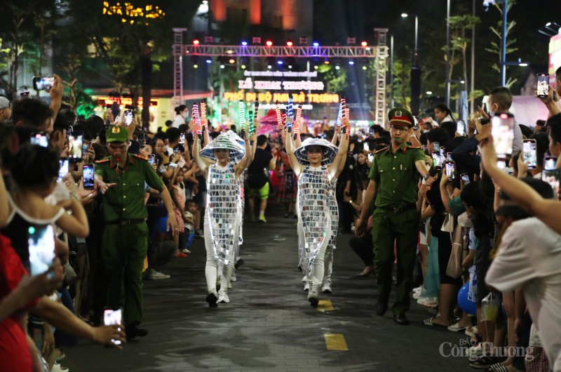 Thừa Thiên Huế: Rực rỡ lễ hội Chào hè Huế - Carnival Sắc màu Khám phá lễ hội Carnival Sắc màu du lịch tại Thừa Thiên Huế