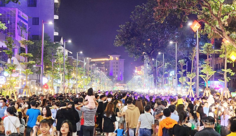 Thừa Thiên Huế: Rực rỡ lễ hội Chào hè Huế - Carnival Sắc màu Khám phá lễ hội Carnival Sắc màu du lịch tại Thừa Thiên Huế