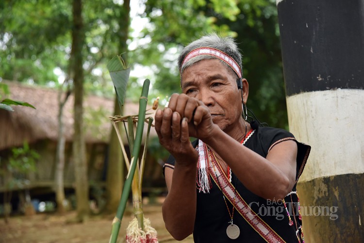 Tinh thần đoàn kết trong Lễ hội cầu an dân tộc Ba Na