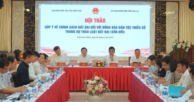 Phó Chủ tịch Hội đồng Dân tộc Quốc hội Nguyễn Lâm Thành phát biểu tại Hội thảo. Ảnh: Phúc Lâm