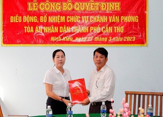 Cần Thơ: Nhận quyết định bổ nhiệm Chánh văn phòng nhưng xin chưa thi hành