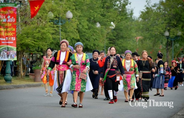 Trải nghiệm sắc màu văn hóa các dân tộc Việt Nam tại Làng Văn hóa