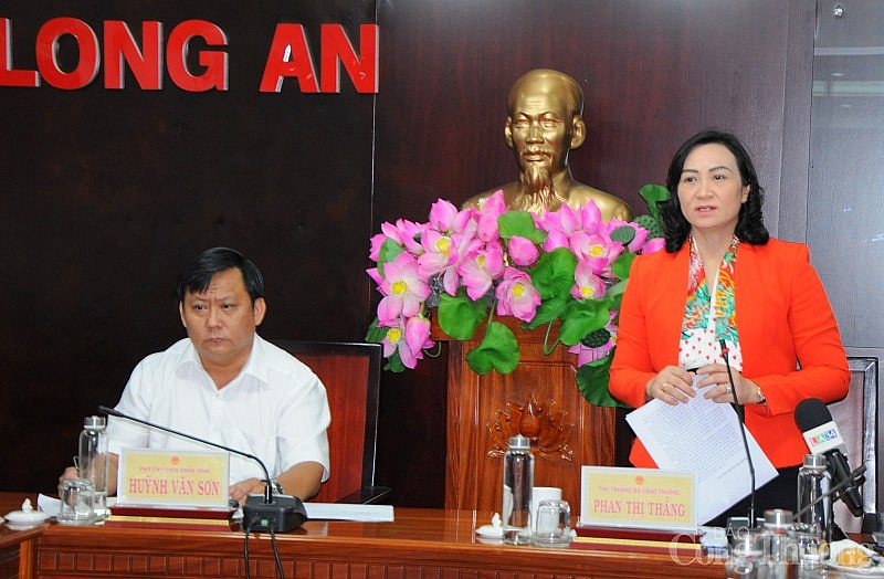 Thứ trưởng Bộ Công Thương Phan Thị Thắng làm việc với tỉnh Long An về phát triển công nghiệp, thương mại